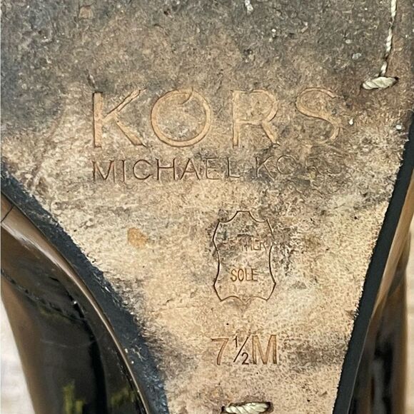 Michael Kors Elegant Black Patent Leather Peep Toe Wedges Size 7.5 Classic - Picture 7 of 8
